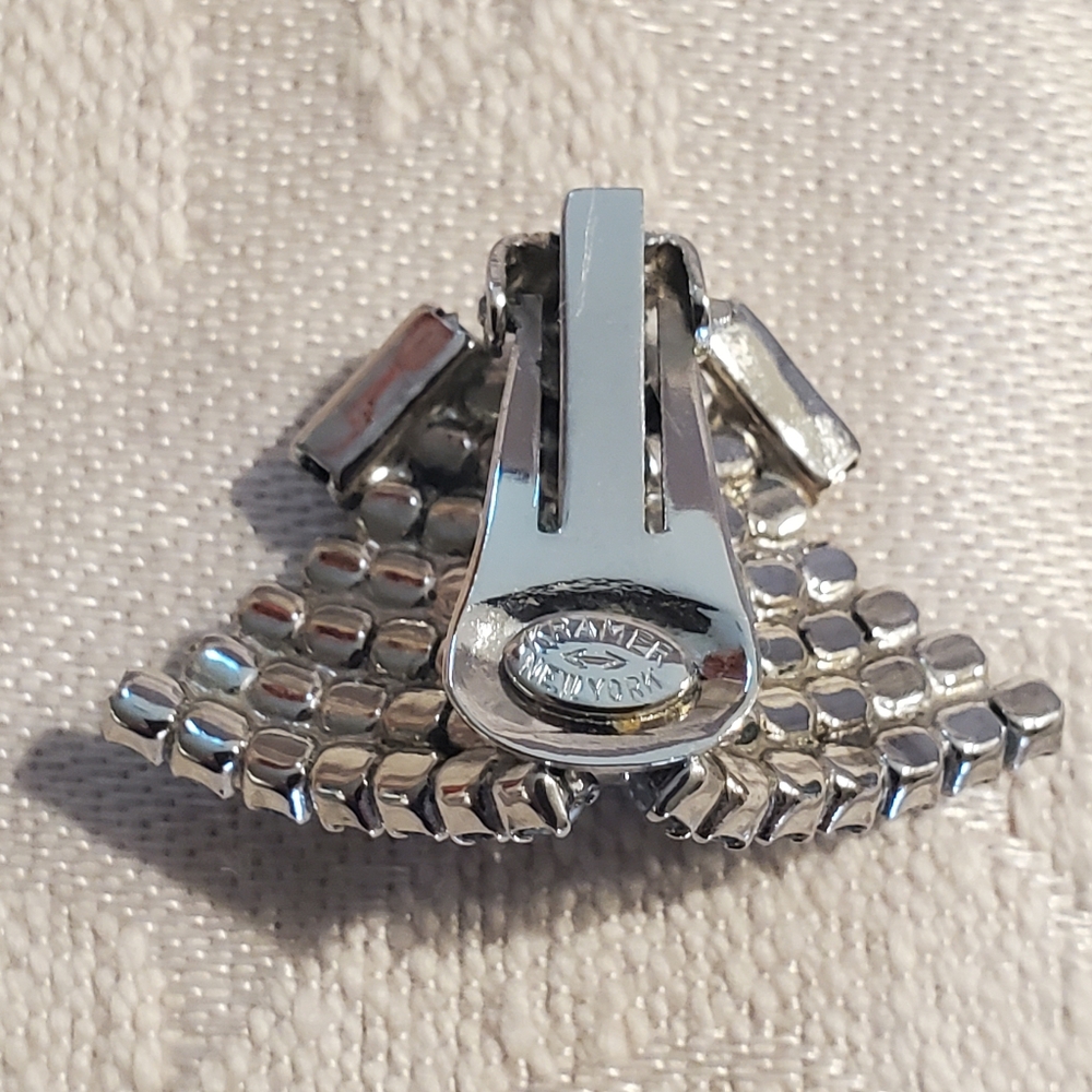 Vintage Kramer Art Deco Blue Rhinestone Set Brooch & Clip Earrings Signed - Picture 4 of 6